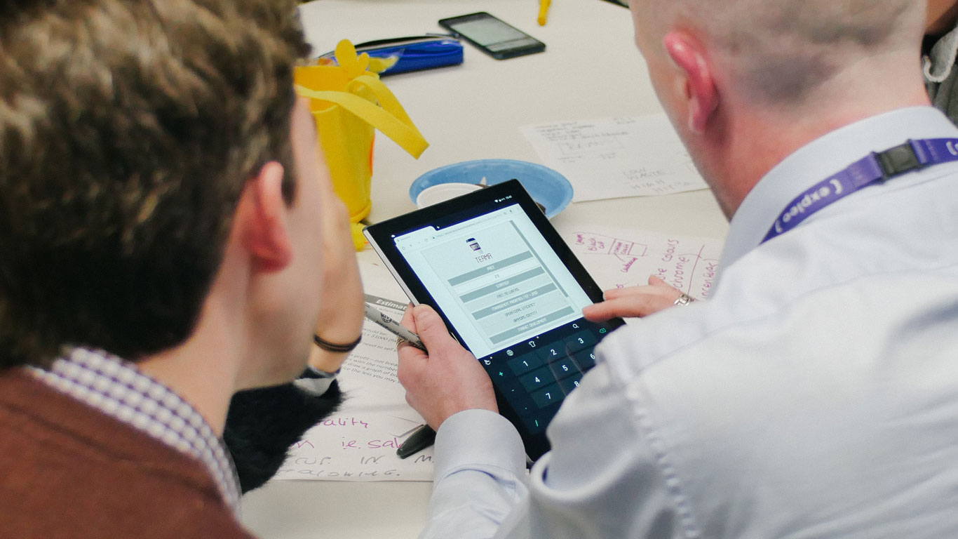 Danske players, playing Compete