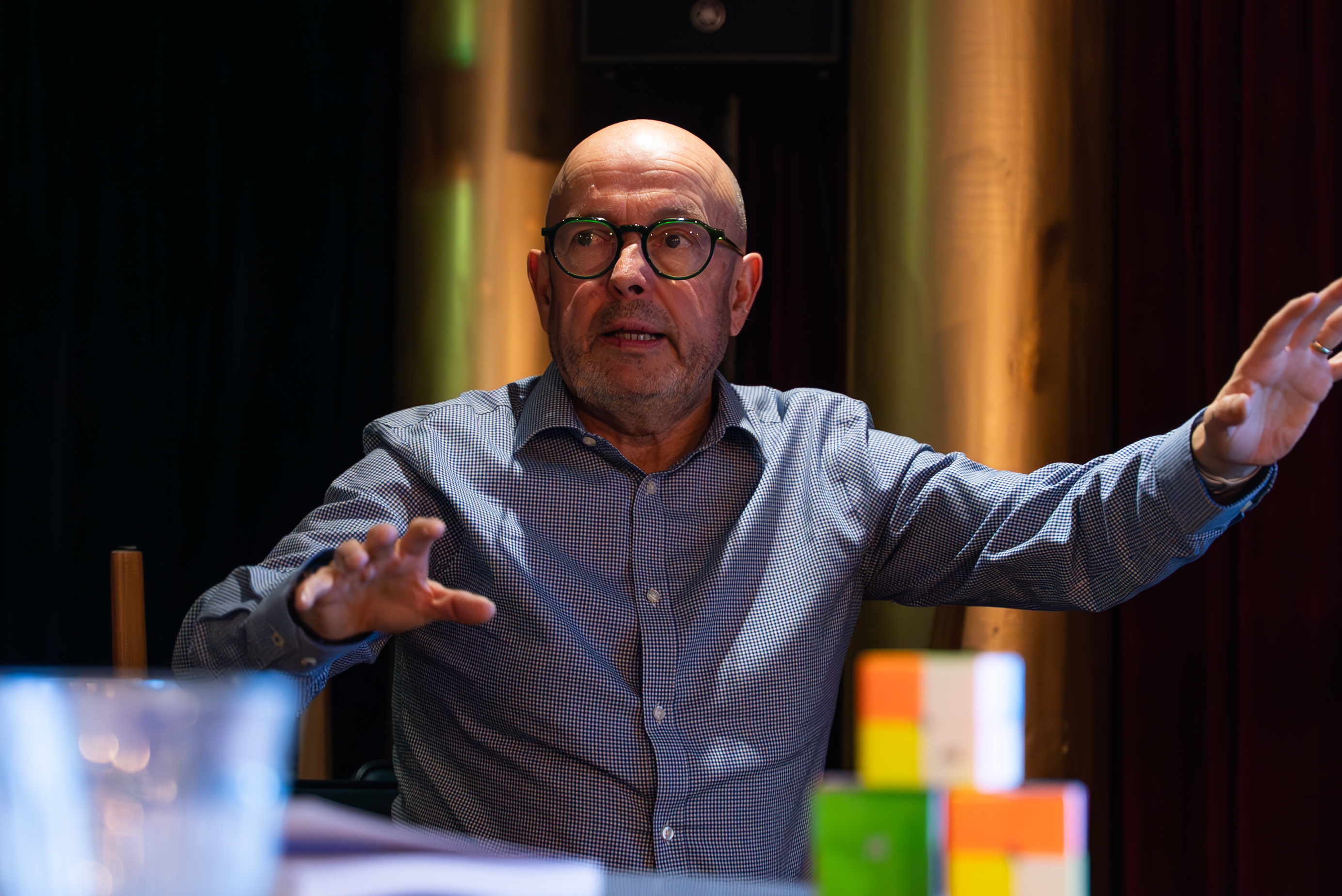 Ken Thompson facilitating a Simulation